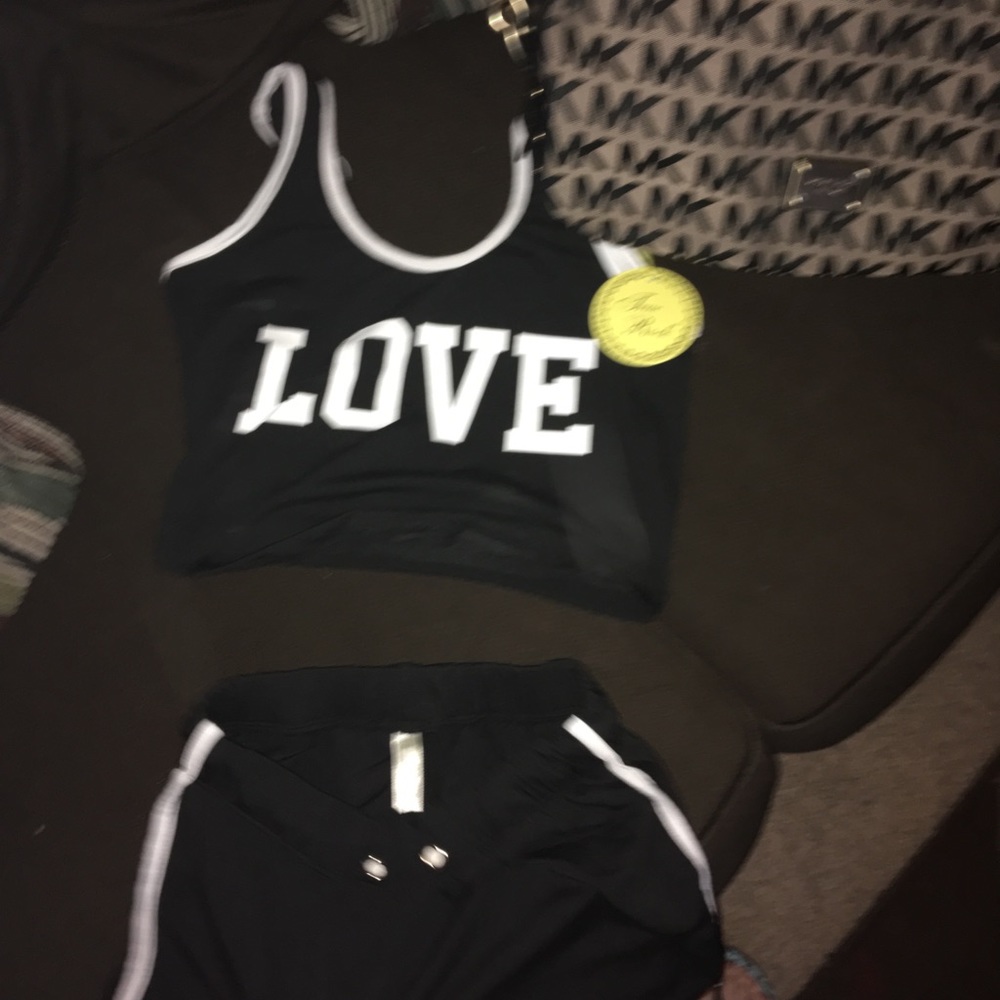 Cute short n crop top size small
